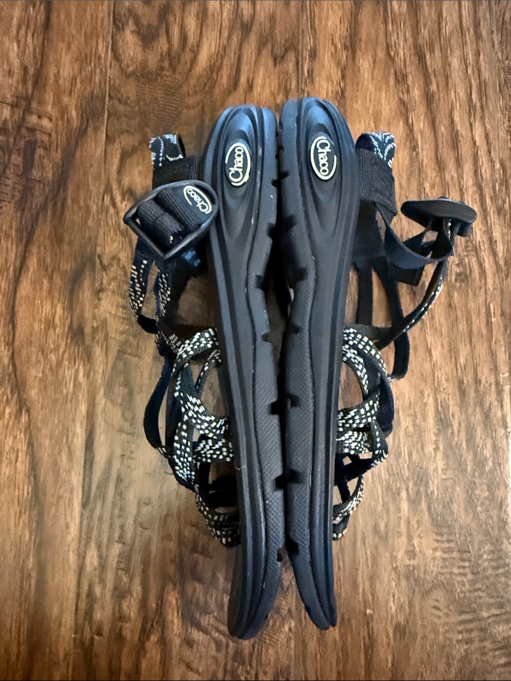 Chaco Black Strappy Outdoor Sandals, size women’s 9 - Picture 8 of 11